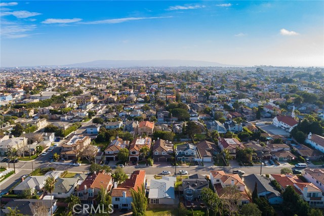 1740 5th Street, Manhattan Beach, California 90266, 5 Bedrooms Bedrooms, ,2 BathroomsBathrooms,Residential,Sold,5th,SB20042959