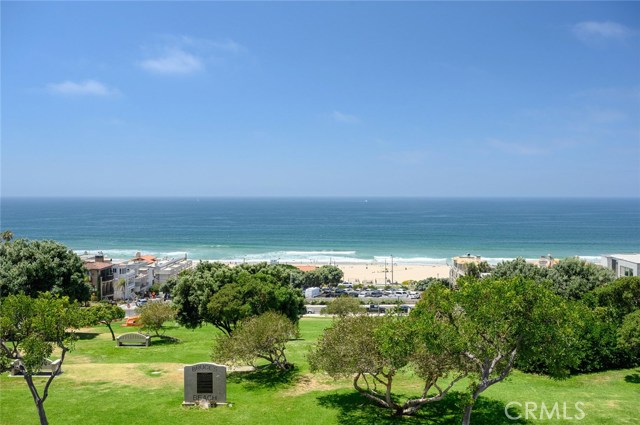 2612 Highland Avenue, Manhattan Beach, California 90266, 4 Bedrooms Bedrooms, ,1 BathroomBathrooms,Residential,Sold,Highland,SB20147977