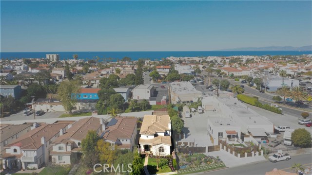 Aerial photo showing proximity to the coast. Approximately 0.7 miles to the Redondo Beach Pier.