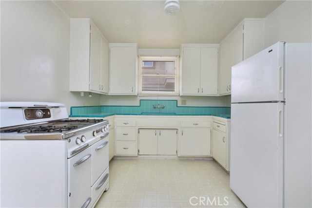 Unit B - Kitchen