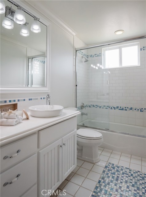 653 36th Street, Manhattan Beach, California 90266, 5 Bedrooms Bedrooms, ,5 BathroomsBathrooms,Residential,Sold,36th,SB21097306