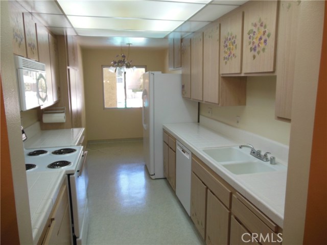 Kitchen and breakfast nook