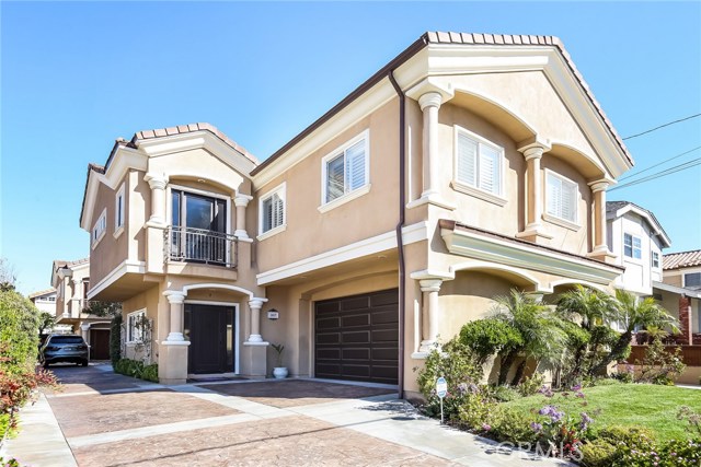 2417 Clark Lane, Redondo Beach, California 90278, 4 Bedrooms Bedrooms, ,3 BathroomsBathrooms,Residential,Sold,Clark,SB18101388