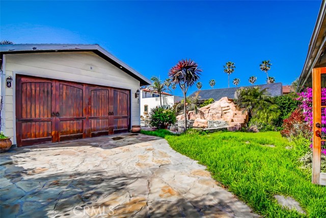 206 Knob Hill Avenue, Redondo Beach, California 90277, 4 Bedrooms Bedrooms, ,3 BathroomsBathrooms,Residential,Sold,Knob Hill,OC19065463