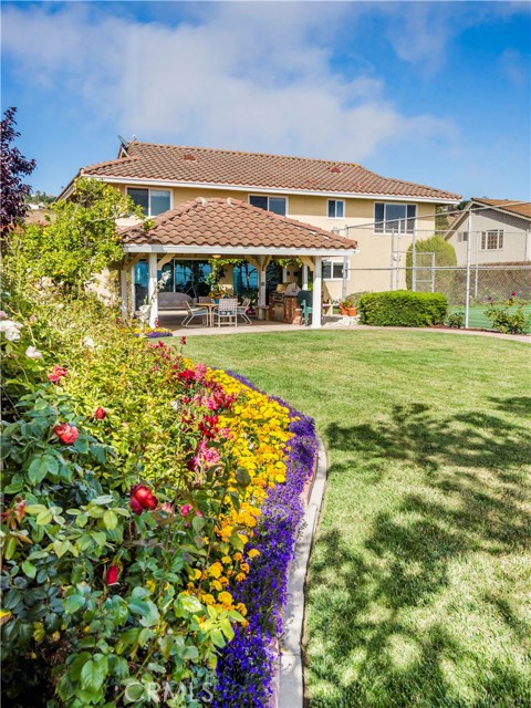 Manicured level backyard