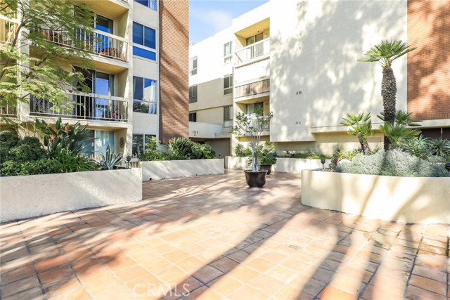 1 Bed Home for Sale in North Hollywood, California