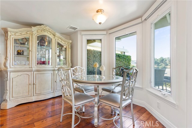 Sunny Breakfast Nook