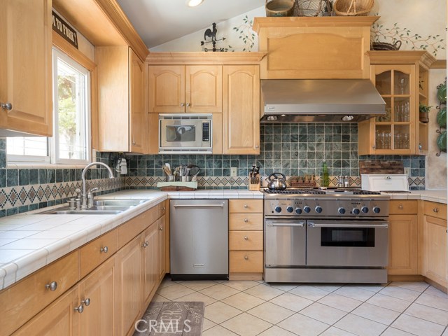 8 Hitching Post Drive, Rolling Hills Estates, California 90274, 4 Bedrooms Bedrooms, ,3 BathroomsBathrooms,Residential,Sold,Hitching Post,PV19180515