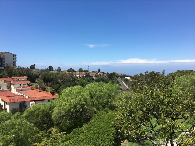 11 Hilltop Circle, Rancho Palos Verdes, California 90275, 2 Bedrooms Bedrooms, ,2 BathroomsBathrooms,Residential,Sold,Hilltop,OC17166003