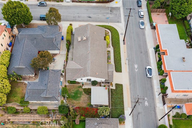 1301 5th Street, Manhattan Beach, California 90266, 4 Bedrooms Bedrooms, ,1 BathroomBathrooms,Residential,Sold,5th,SB21146888