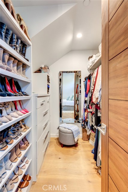 728 Lucia Avenue, Redondo Beach, California 90277, 4 Bedrooms Bedrooms, ,2 BathroomsBathrooms,Residential,Sold,Lucia,SB19142889