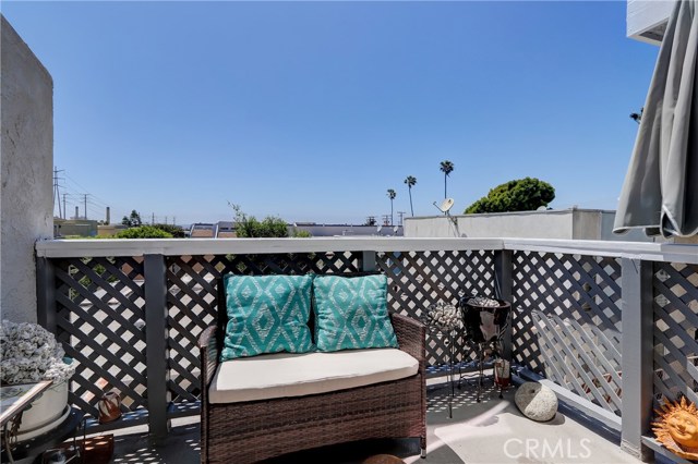 926 1st Street, Hermosa Beach, California 90254, 2 Bedrooms Bedrooms, ,2 BathroomsBathrooms,Residential,Sold,1st,SB20082752