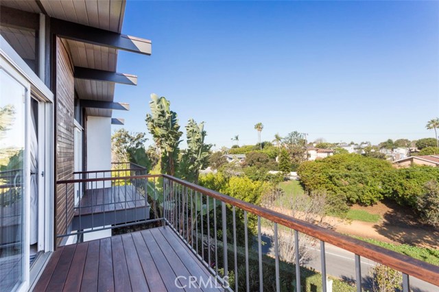 2404 Laurel Avenue, Manhattan Beach, California 90266, 5 Bedrooms Bedrooms, ,4 BathroomsBathrooms,Residential,Sold,Laurel,SB18037787