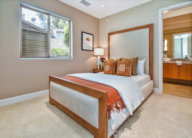 Guest Bedroom En-Suite #5