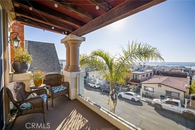 1656 Manhattan Avenue, Hermosa Beach, California 90254, 4 Bedrooms Bedrooms, ,3 BathroomsBathrooms,Residential,Sold,Manhattan,SB21001680