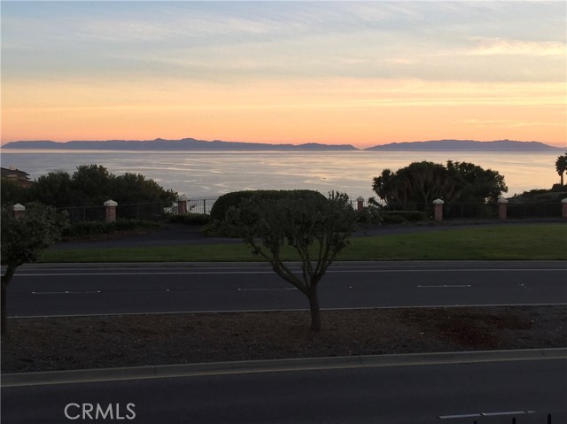 5810 Sunmist Drive, Rancho Palos Verdes, California 90275, 4 Bedrooms Bedrooms, ,3 BathroomsBathrooms,Residential,Sold,Sunmist,SB19187283