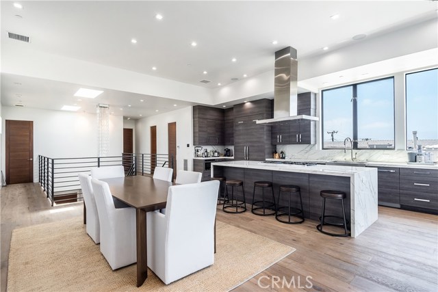 465 36th Place, Manhattan Beach, California 90266, 5 Bedrooms Bedrooms, ,6 BathroomsBathrooms,Residential,Sold,36th Place,SB19099340