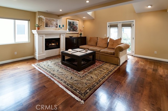 619 Broadway, Redondo Beach, California 90277, 3 Bedrooms Bedrooms, ,2 BathroomsBathrooms,Residential,Sold,Broadway,SB17102336