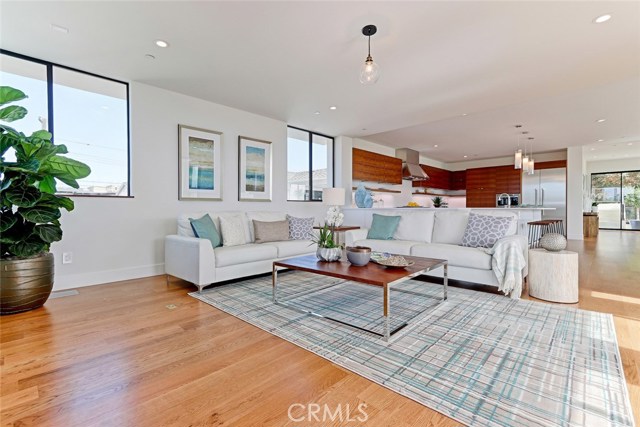 1154 6th Street, Hermosa Beach, California 90254, 4 Bedrooms Bedrooms, ,5 BathroomsBathrooms,Residential,Sold,6th,SB19225837