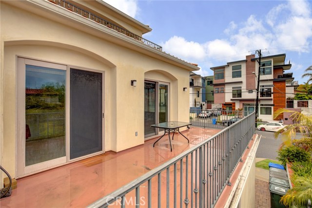 1011 Garnet Street, Redondo Beach, California 90277, 4 Bedrooms Bedrooms, ,4 BathroomsBathrooms,Residential,Sold,Garnet,SB20070806