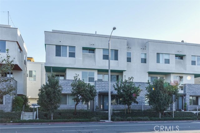 17th Street, 92627, ,For Sale,17th,OC20232304