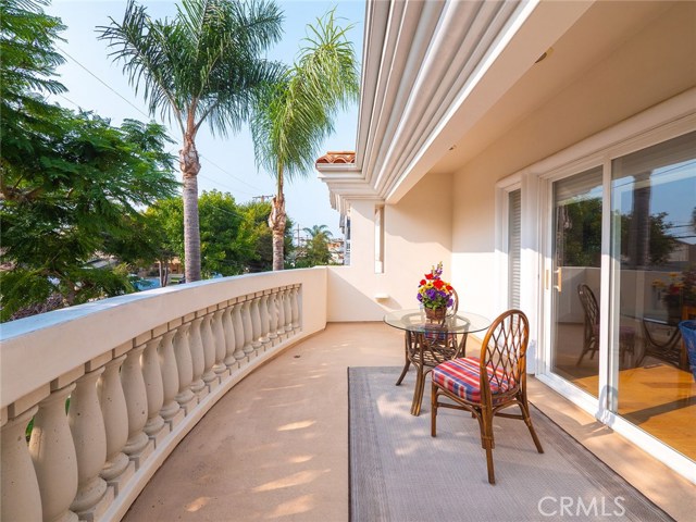 116 Juanita Avenue, Redondo Beach, California 90277, 3 Bedrooms Bedrooms, ,2 BathroomsBathrooms,Residential,Sold,Juanita,RS20193868