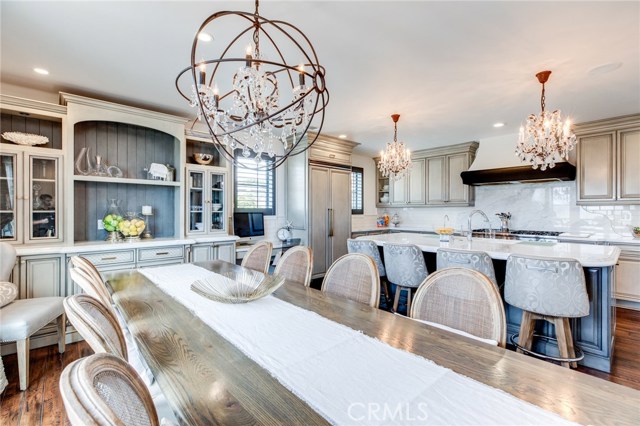 The kitchen overlooks the dining room, so it is easy to entertain and join the fun even if you are the chef for the evening