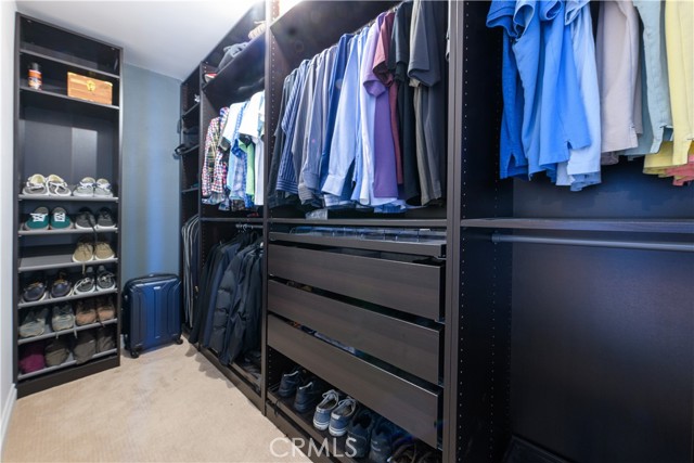 Master Bedroom with walking-closet and built-in wardrobe