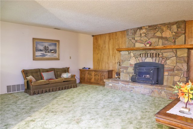 Living room with Fireplace