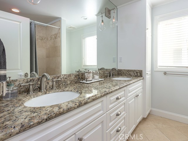 410 31st Street, Manhattan Beach, California 90266, 3 Bedrooms Bedrooms, ,2 BathroomsBathrooms,Residential,Sold,31st,SB20024556