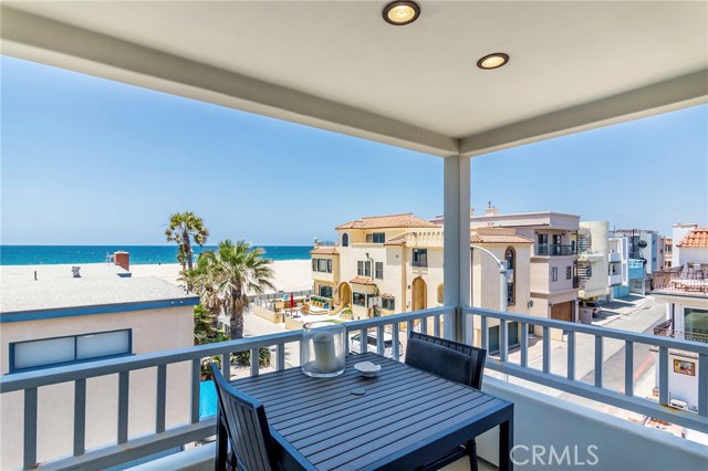 18 5th Street, Hermosa Beach, California 90254, 3 Bedrooms Bedrooms, ,4 BathroomsBathrooms,Residential,Sold,5th,SB18157510