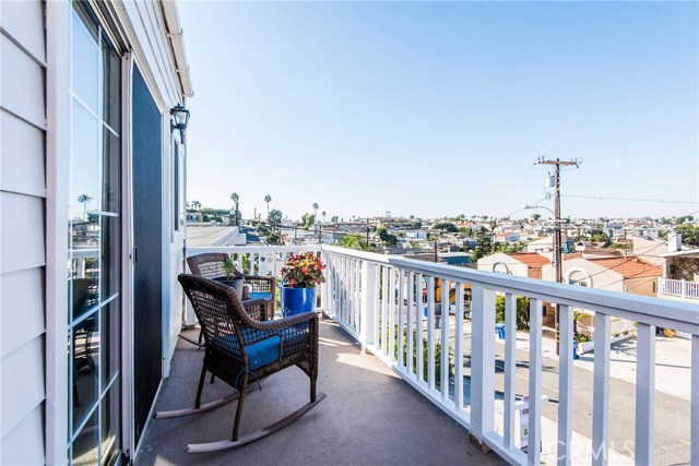 1706 Van Horne Lane, Redondo Beach, California 90278, 4 Bedrooms Bedrooms, ,2 BathroomsBathrooms,Residential,Sold,Van Horne,SB18252340