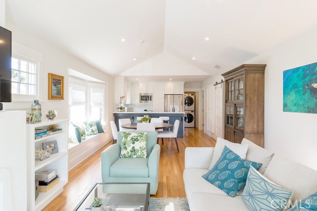 304 Gertruda Avenue, Redondo Beach, California 90277, 3 Bedrooms Bedrooms, ,2 BathroomsBathrooms,Residential,Sold,Gertruda,PV17065927