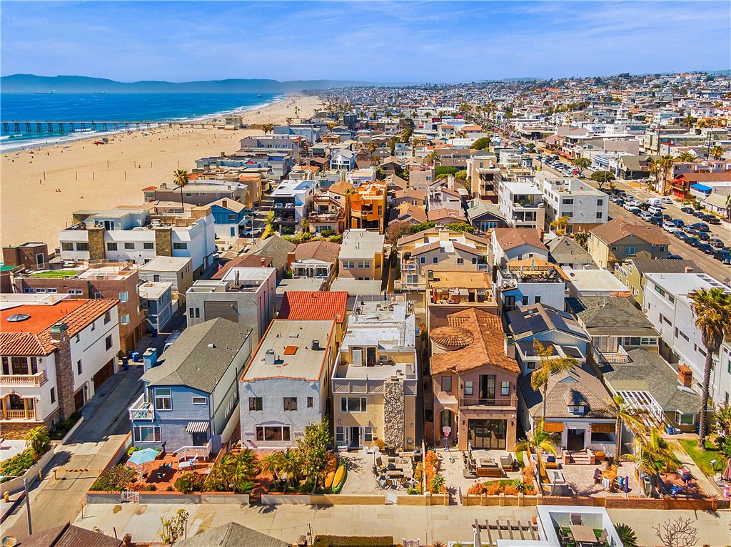 29 6th Street, Hermosa Beach, California 90254, 5 Bedrooms Bedrooms, ,5 BathroomsBathrooms,Residential,Sold,6th,SB21093779