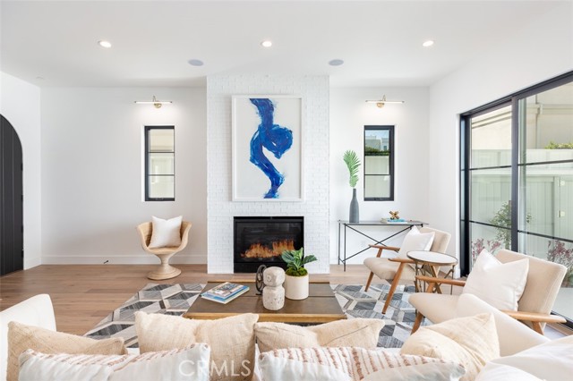 2003 Gates Avenue, Redondo Beach, California 90278, 4 Bedrooms Bedrooms, ,4 BathroomsBathrooms,Residential,Sold,Gates,SB21078366