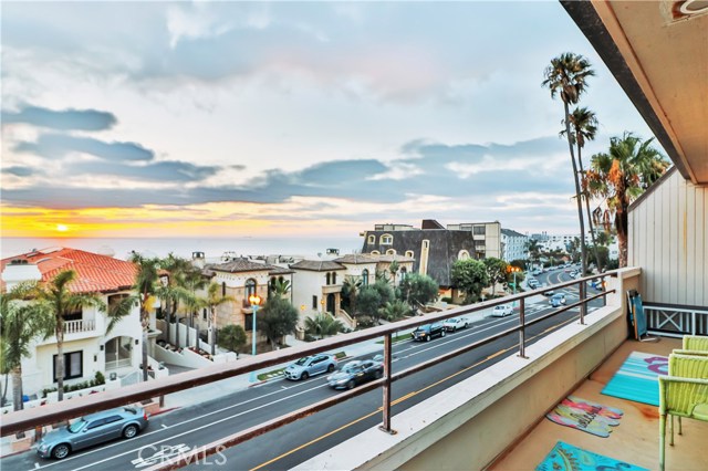 700 Esplanade, Redondo Beach, California 90277, 2 Bedrooms Bedrooms, ,2 BathroomsBathrooms,Residential,Sold,Esplanade,SB17194548