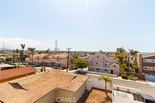 2602 Voorhees Avenue, Redondo Beach, California 90278, 4 Bedrooms Bedrooms, ,3 BathroomsBathrooms,Residential,Sold,Voorhees,SB17109811