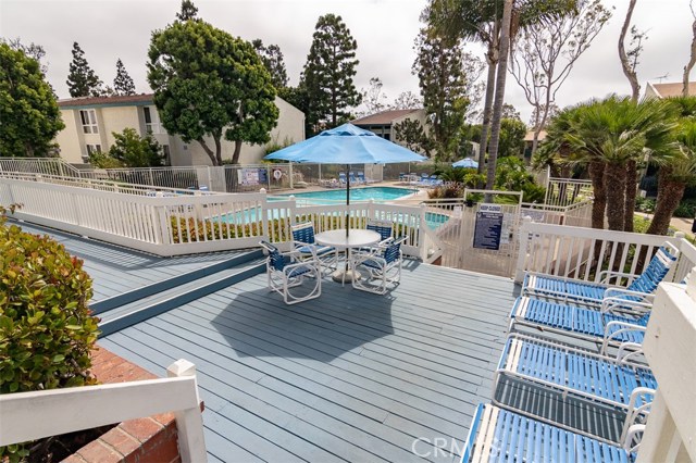 643 Prospect Avenue, Redondo Beach, California 90277, 2 Bedrooms Bedrooms, ,1 BathroomBathrooms,Residential,Sold,Prospect,SB18271931