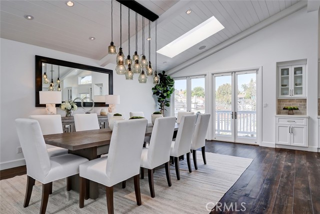 2905 Maple Avenue, Manhattan Beach, California 90266, 4 Bedrooms Bedrooms, ,3 BathroomsBathrooms,Residential,Sold,Maple,SB21079854