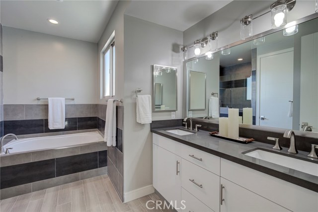 1802 Pullman Lane, Redondo Beach, California 90278, 4 Bedrooms Bedrooms, ,3 BathroomsBathrooms,Residential,Sold,Pullman,PV18085899