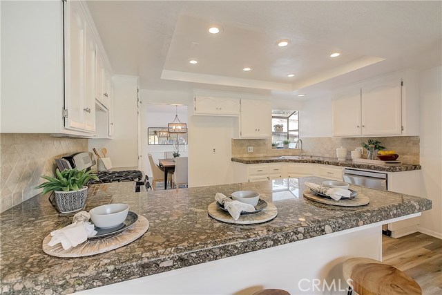 2215 Huntington Lane, Redondo Beach, California 90278, 3 Bedrooms Bedrooms, ,2 BathroomsBathrooms,Residential,Sold,Huntington,PW21010737