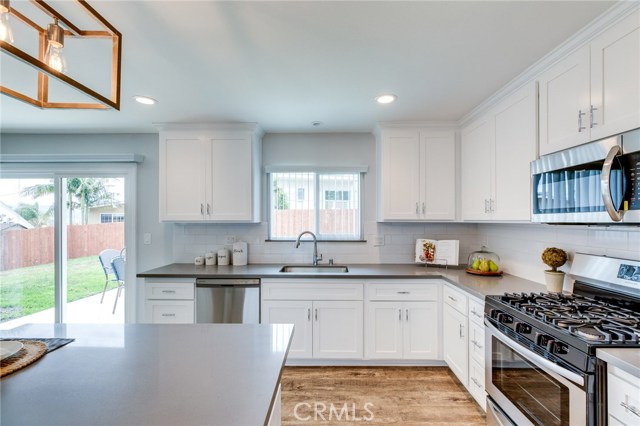 719 Prospect Avenue, Redondo Beach, California 90277, 4 Bedrooms Bedrooms, ,1 BathroomBathrooms,Residential,Sold,Prospect,SB19099865