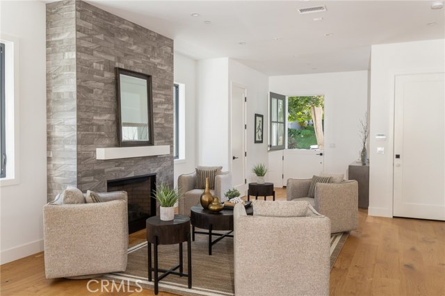 2400 John Street, Manhattan Beach, California 90266, 5 Bedrooms Bedrooms, ,2 BathroomsBathrooms,Residential,Sold,John,SB19208383