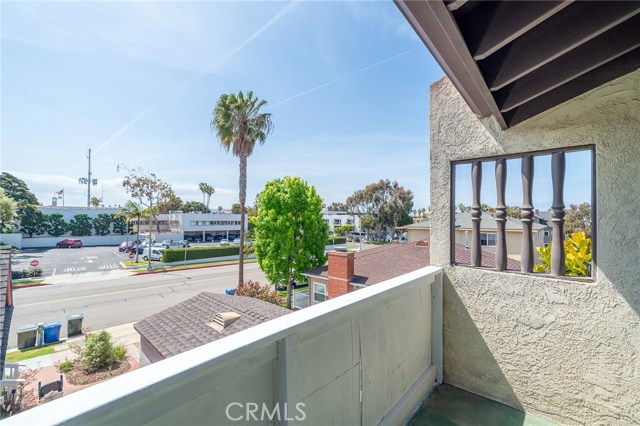 403 Elena Avenue, Redondo Beach, California 90277, 3 Bedrooms Bedrooms, ,2 BathroomsBathrooms,Residential,Sold,Elena,SB19198798