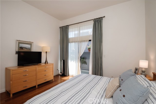 842 1st Street, Hermosa Beach, California 90254, 2 Bedrooms Bedrooms, ,3 BathroomsBathrooms,Residential,Sold,1st,SB20131143