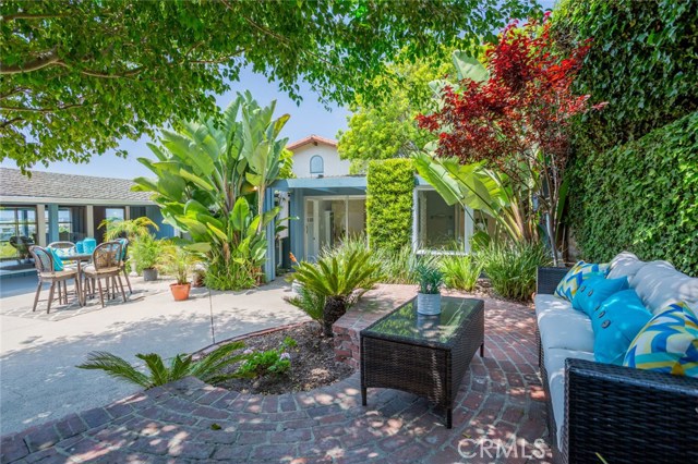 611 Gould Terrace, Hermosa Beach, California 90254, 4 Bedrooms Bedrooms, ,1 BathroomBathrooms,Residential,Sold,Gould,SB17111077