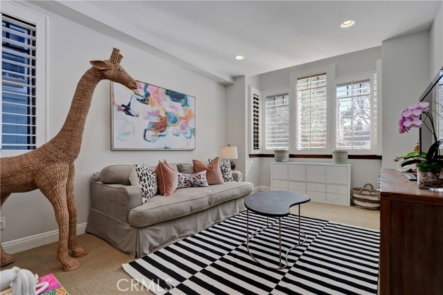 569 35th Street, Manhattan Beach, California 90266, 5 Bedrooms Bedrooms, ,5 BathroomsBathrooms,Residential,Sold,35th,SB19044289