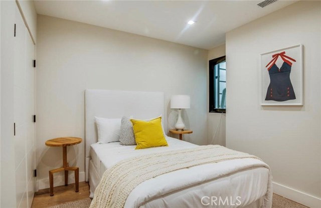 There are also 2 more bedroom on the basement level.