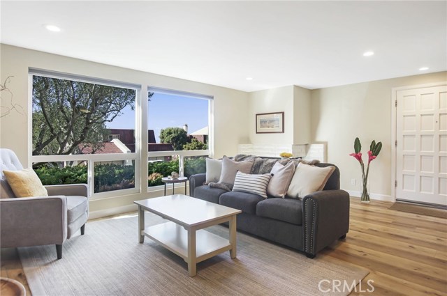 61 Cresta Verde Drive, Rolling Hills Estates, California 90274, 2 Bedrooms Bedrooms, ,1 BathroomBathrooms,Residential,Sold,Cresta Verde,SB20038834