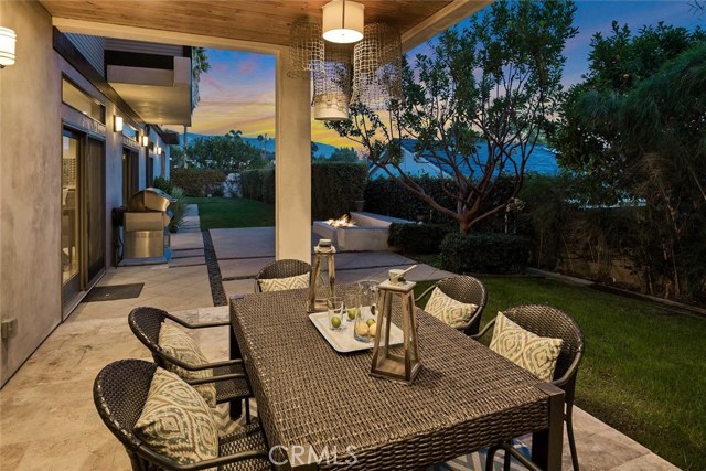 spend gorgeous evenings on the covered outdoor dining area